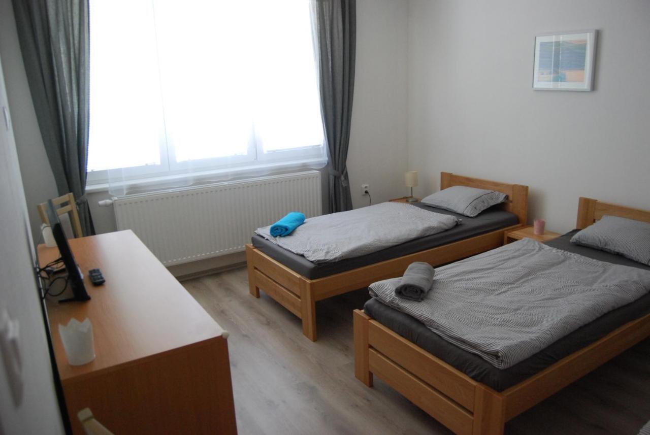 Penzion Na Rozcestí Svatoborice Esterno foto