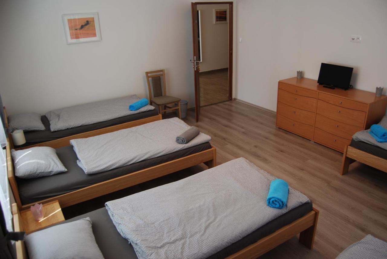 Penzion Na Rozcestí Svatoborice Esterno foto